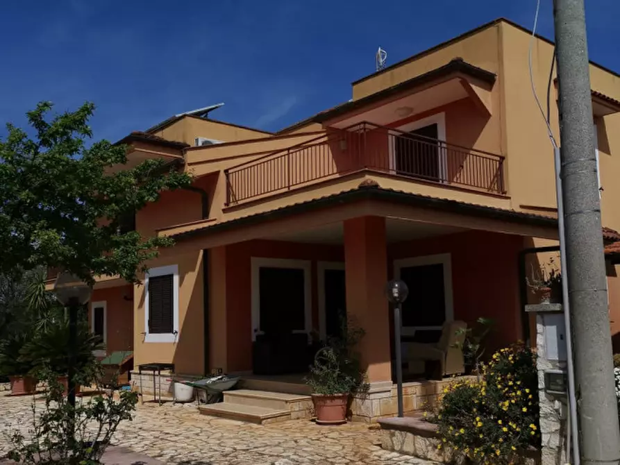 Immagine 1 di Villa in vendita  in Contrada Ulmo a Ceglie Messapico