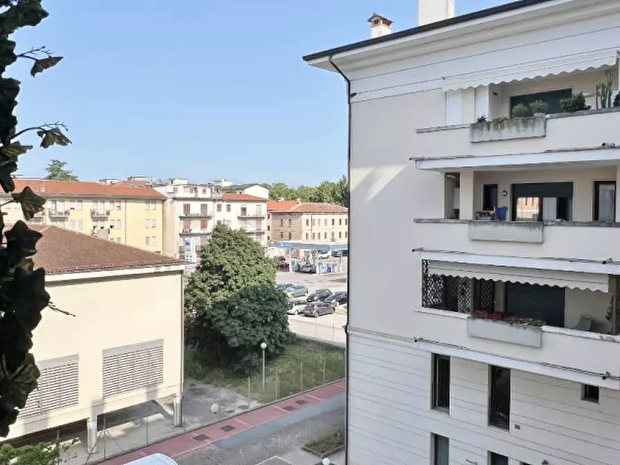 Immagine 11 di Appartamento in vendita  in Via Giacomo Medici a Vicenza