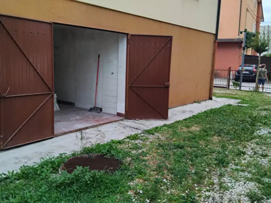 Immagine 3 di Garage in vendita  in via mattuglie 2 a Venezia