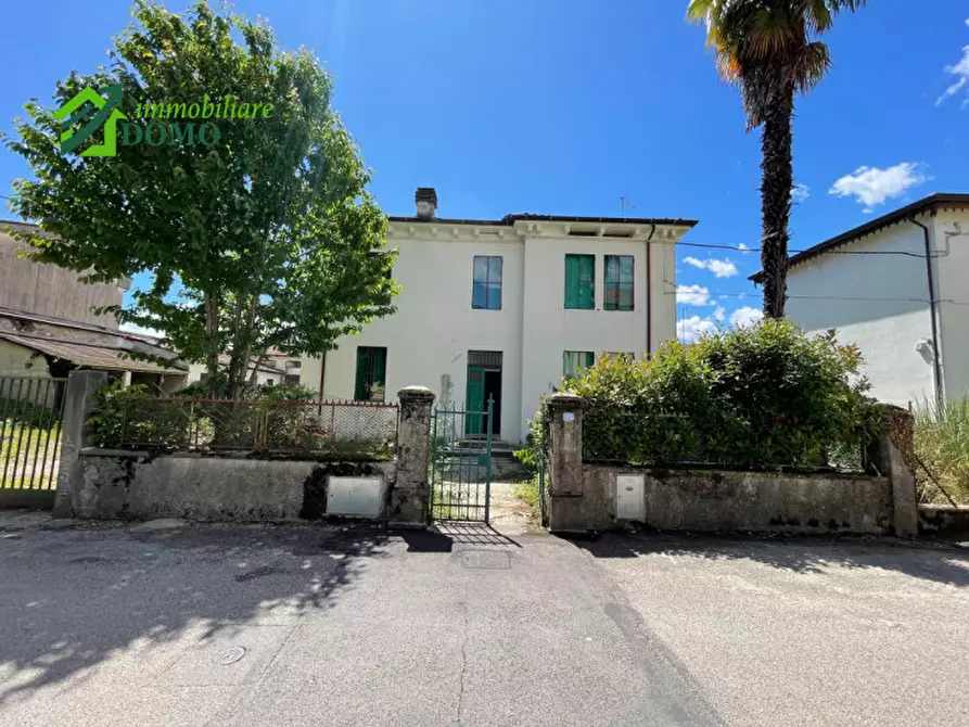 Immagine 1 di Casa indipendente in vendita  in Via Dante Alighieri 11 a Schio