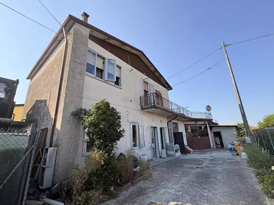 Immagine 1 di Villa in vendita  in Via Augusta a Cadoneghe
