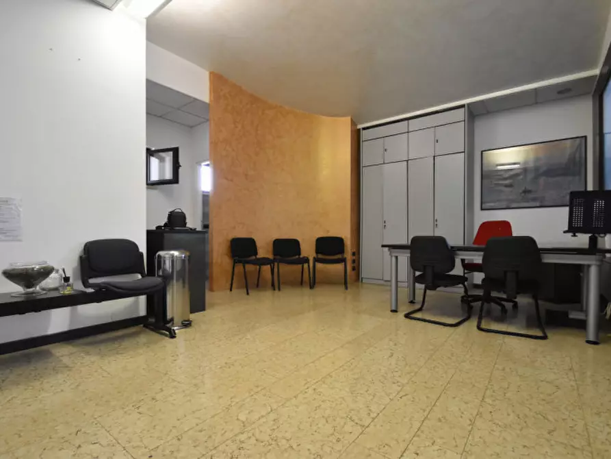 Immagine 2 di Ufficio in vendita  in Via Guglielmo Marconi 20 a Bussolengo
