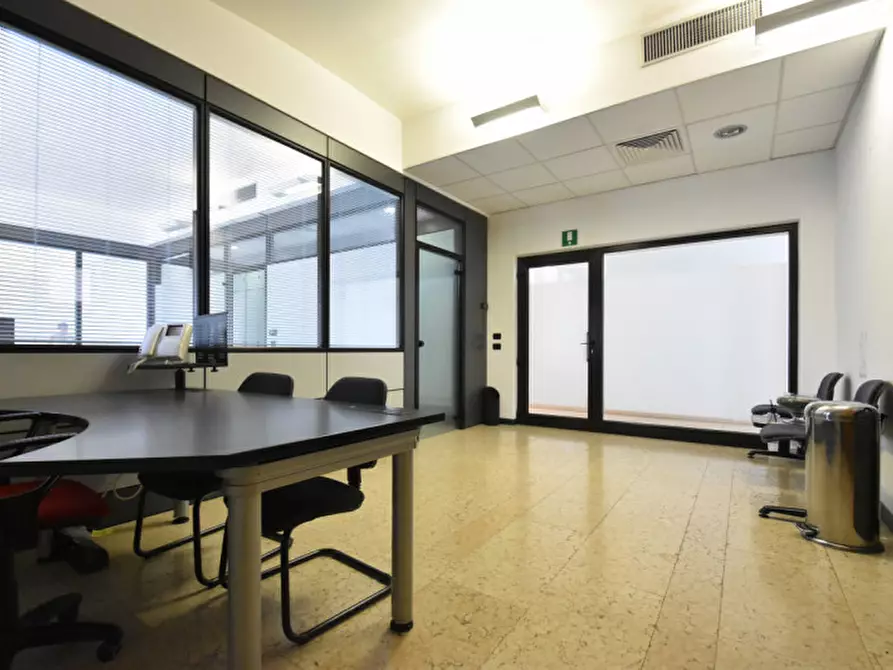Immagine 6 di Ufficio in vendita  in Via Guglielmo Marconi 20 a Bussolengo