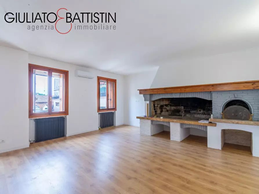 Immagine 2 di Appartamento in vendita  in VIA E. MONICO a Altavilla Vicentina