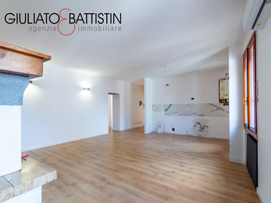 Immagine 3 di Appartamento in vendita  in VIA E. MONICO a Altavilla Vicentina