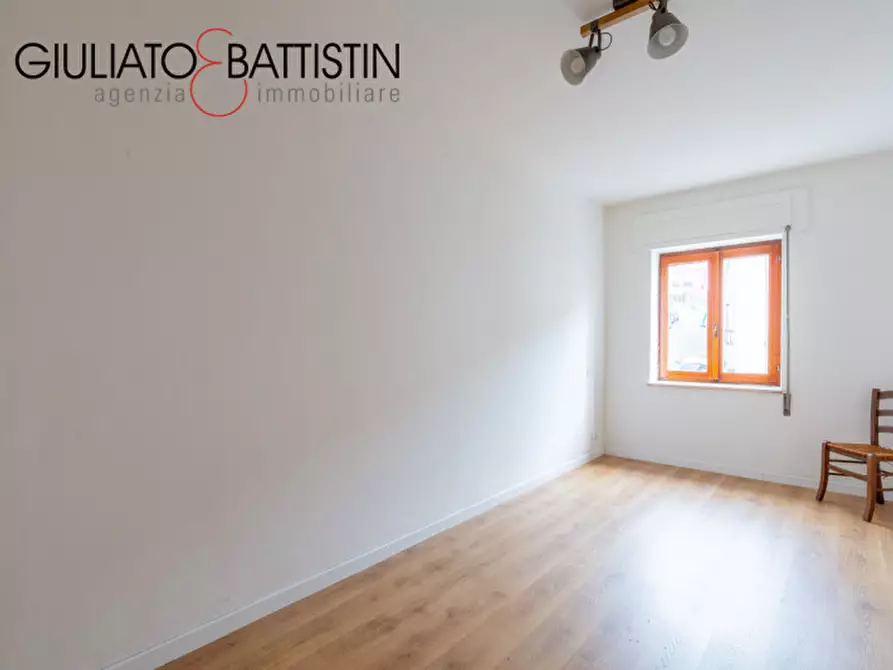 Immagine 9 di Appartamento in vendita  in VIA E. MONICO a Altavilla Vicentina