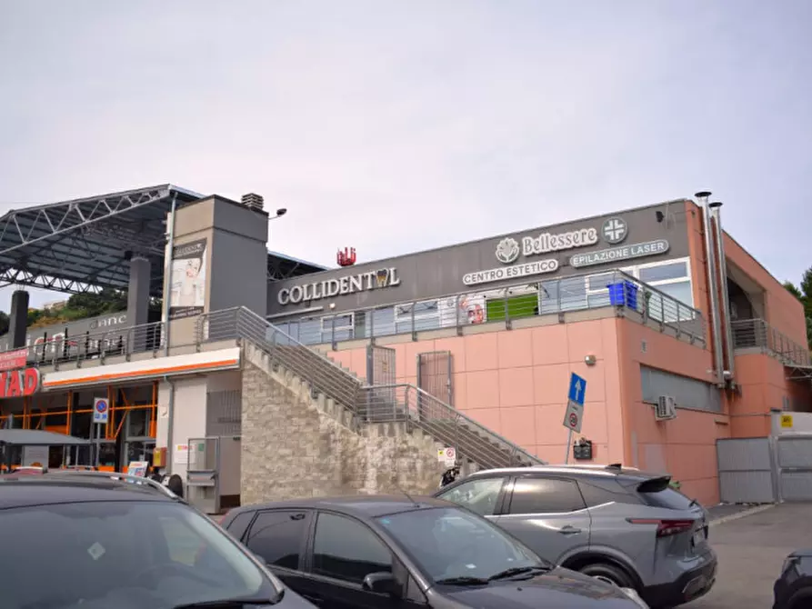 Immagine 1 di Negozio in vendita  in Via Di Sotto a Pescara