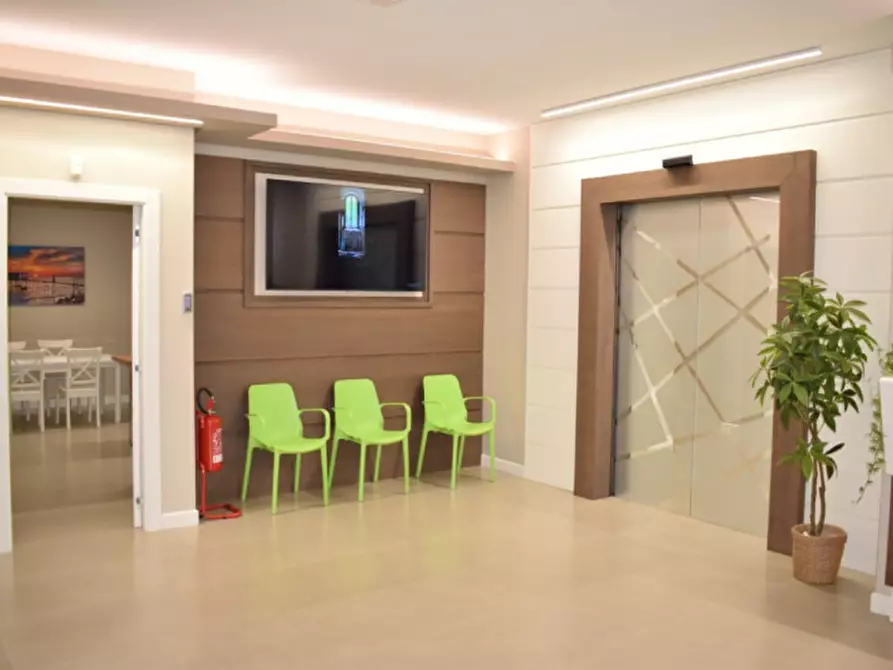 Immagine 9 di Negozio in vendita  in Via Di Sotto a Pescara
