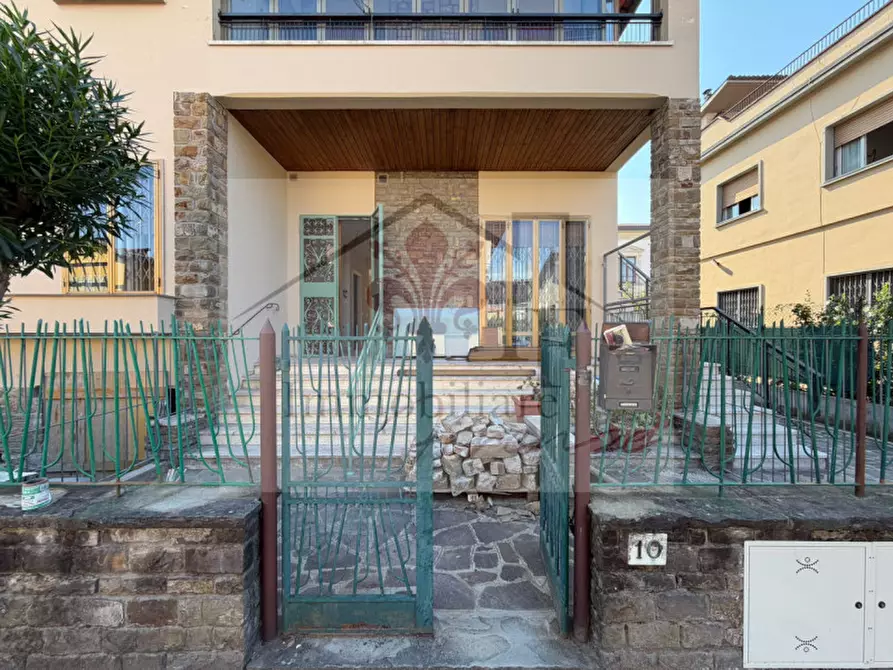 Immagine 1 di Appartamento in vendita  in Via Mario Calderara a Firenze