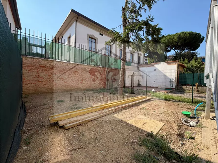 Immagine 18 di Appartamento in vendita  in Via Mario Calderara a Firenze