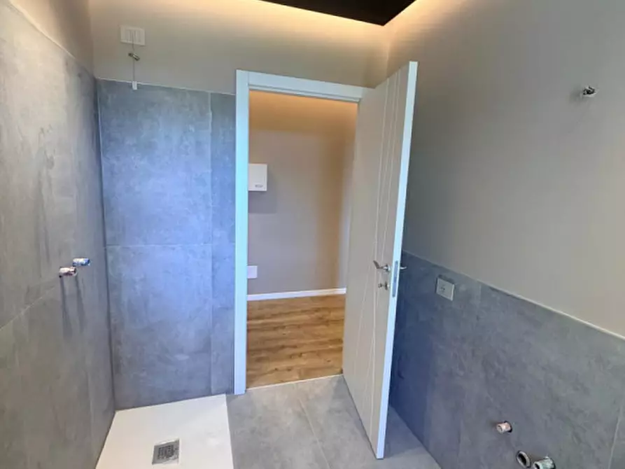Immagine 25 di Appartamento in vendita  in Via Europa a Giavera Del Montello