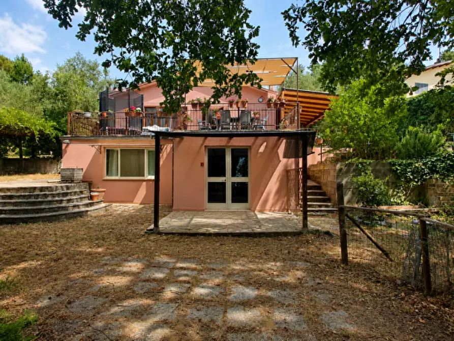 Immagine 20 di Villa in vendita  a Magione