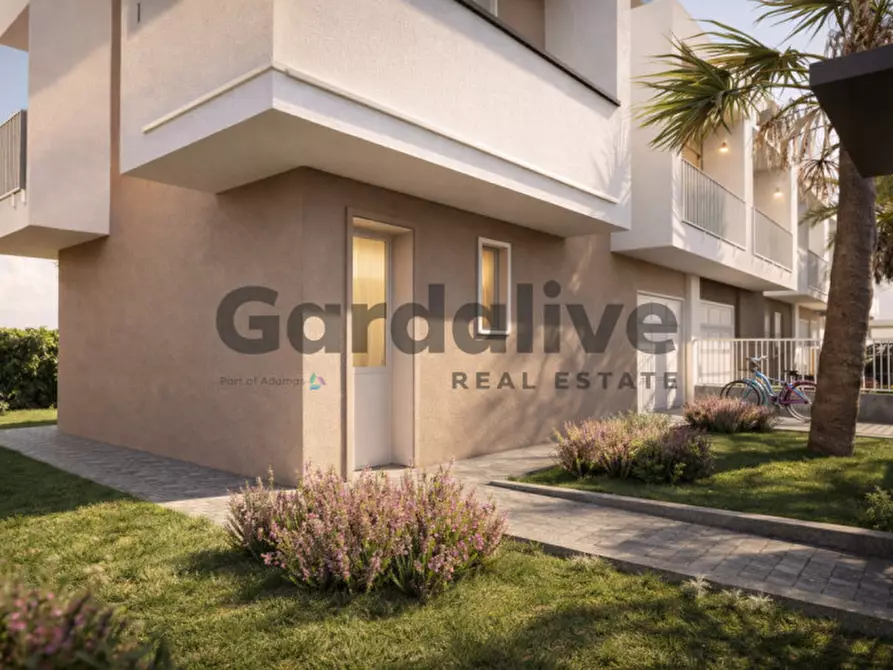 Immagine 14 di Villa in vendita  in Via Frassino 20 a Peschiera Del Garda