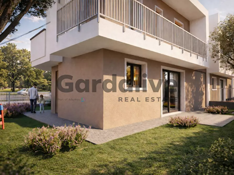Immagine 15 di Villa in vendita  in Via Frassino 20 a Peschiera Del Garda