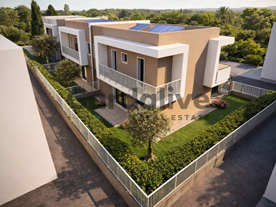 Immagine 18 di Villa in vendita  in Via Frassino 20 a Peschiera Del Garda