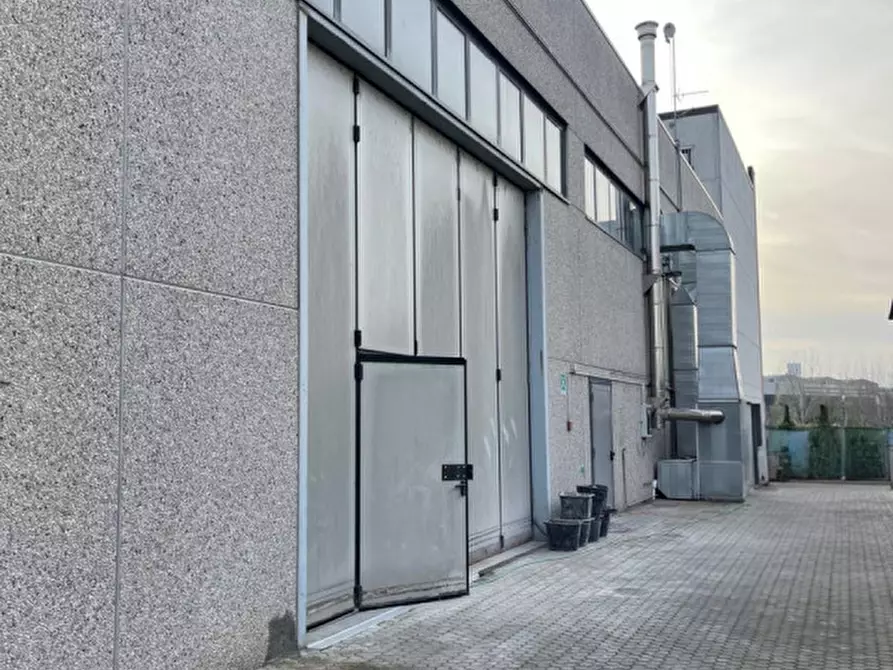 Immagine 1 di Capannone industriale in affitto  in Via dei lavoratori 12 a Buccinasco