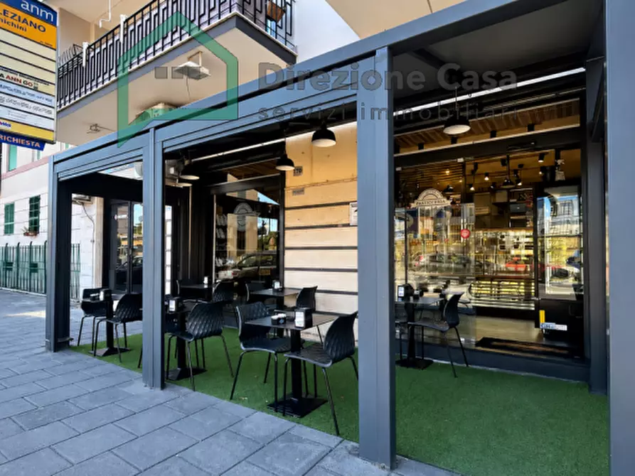 Immagine 3 di Attività commerciale in vendita  in VIA DIOCLEZIANO a Napoli
