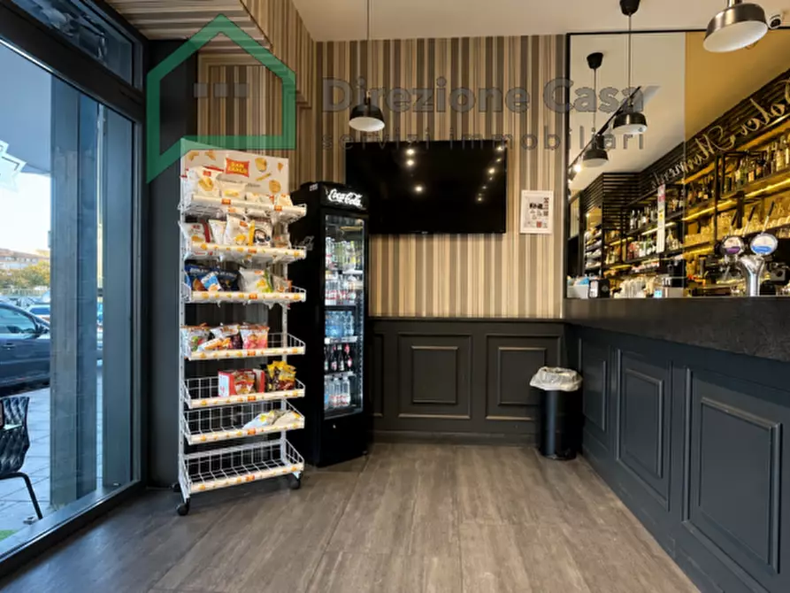 Immagine 9 di Attività commerciale in vendita  in VIA DIOCLEZIANO a Napoli