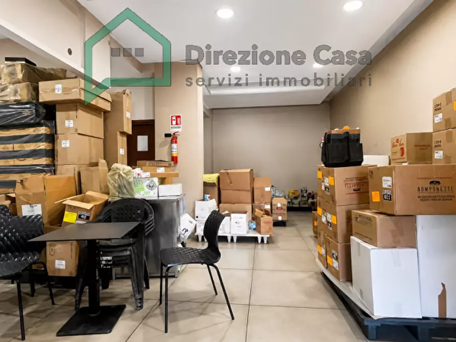 Immagine 33 di Attività commerciale in vendita  in VIA DIOCLEZIANO a Napoli