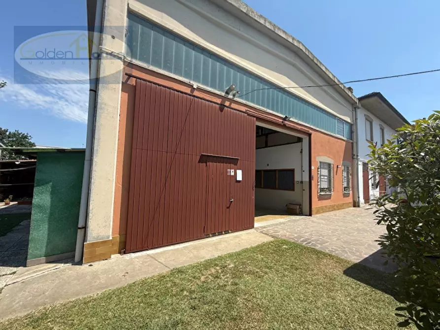 Immagine 2 di Capannone industriale in affitto  in Via Romagnoli Luciano, 8 a Molinella
