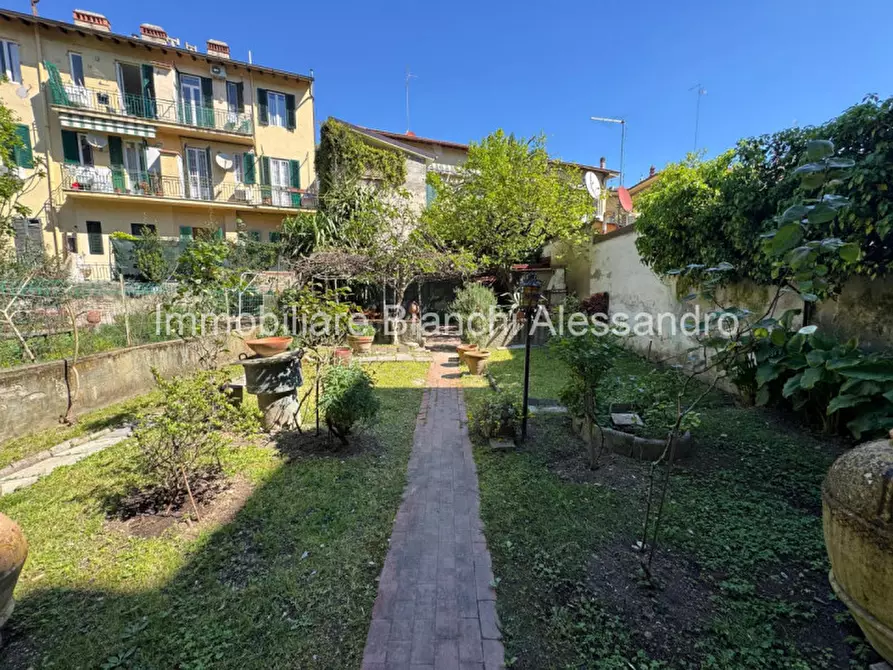 Immagine 1 di Appartamento in vendita  in Via Enrico Petrella 56 a Firenze