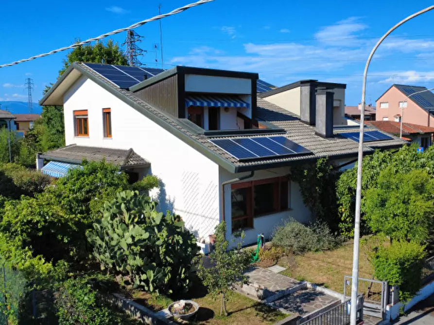 Immagine 1 di Casa bifamiliare in vendita  in Via Zendrini 5 a Castelfranco Veneto