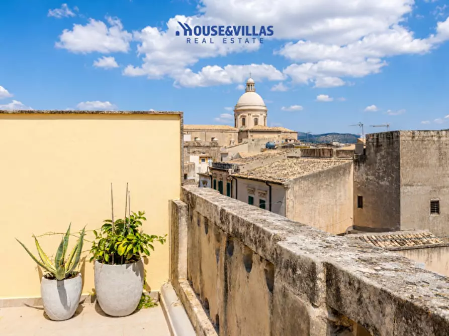 Immagine 1 di Casa indipendente in vendita  in Via Giuseppe Garibaldi a Noto