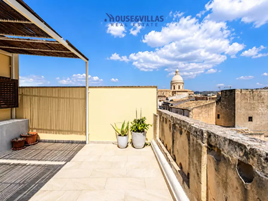 Immagine 3 di Casa indipendente in vendita  in Via Giuseppe Garibaldi a Noto