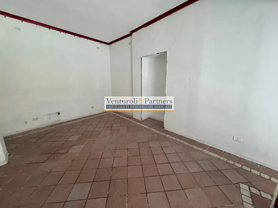 Immagine 7 di Negozio in vendita  in Via Gasparo da Salò a Salò