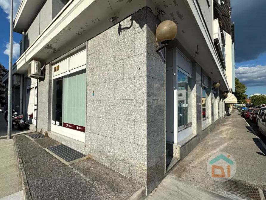 Immagine 3 di Attività commerciale in vendita  in Via Giacomo Matteotti, 18 a Monfalcone