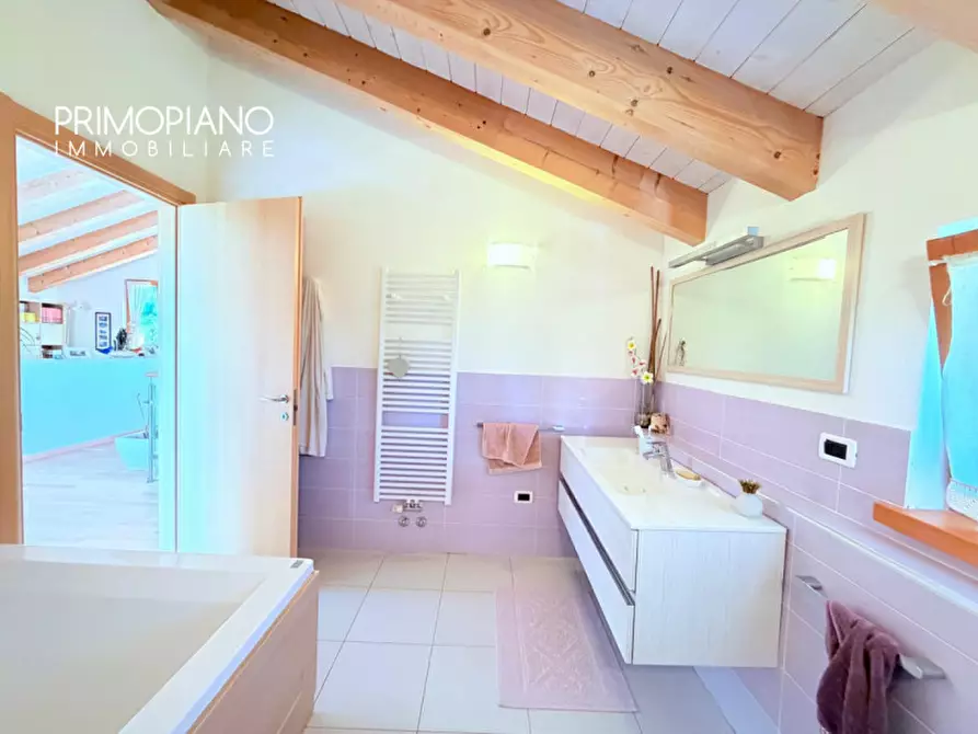 Immagine 35 di Villa in vendita  in Frazione Frisanchi a Altopiano Della Vigolana