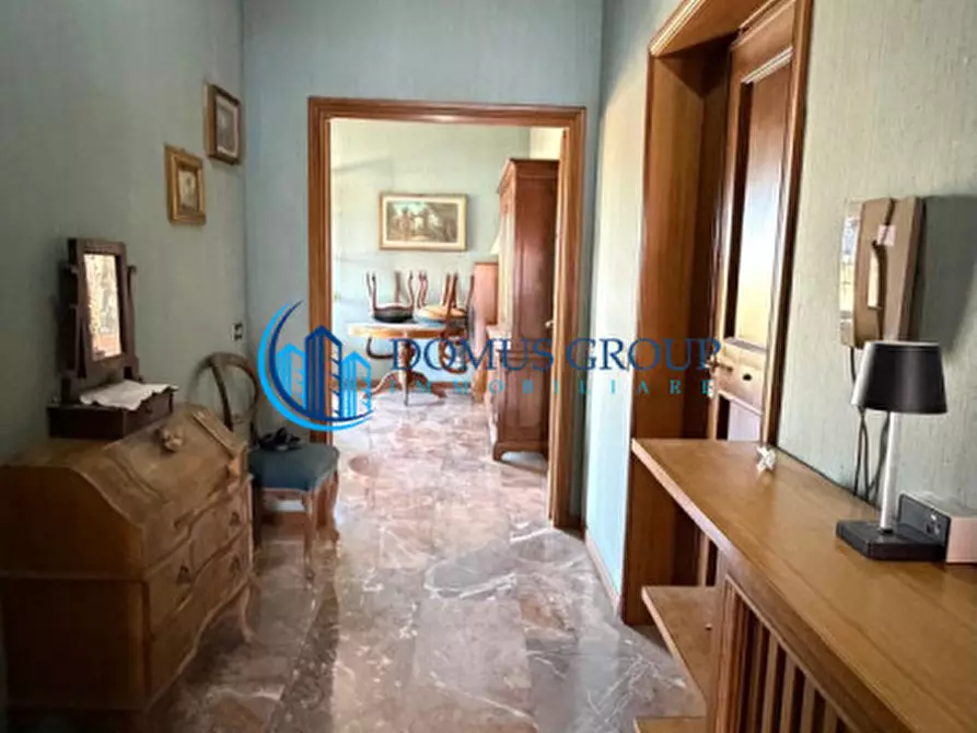 Immagine 1 di Appartamento in vendita  in via forno saraceno a Roma