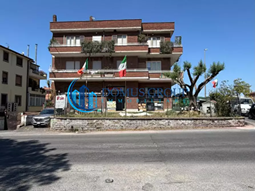 Immagine 50 di Appartamento in vendita  in via forno saraceno a Roma