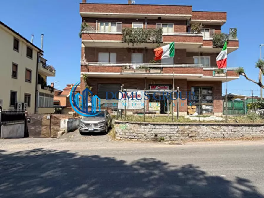 Immagine 51 di Appartamento in vendita  in via forno saraceno a Roma