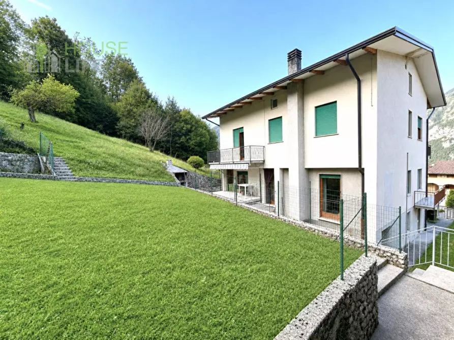 Immagine 1 di Casa indipendente in vendita  in Via Antonio  fogazzaro a Velo D'astico