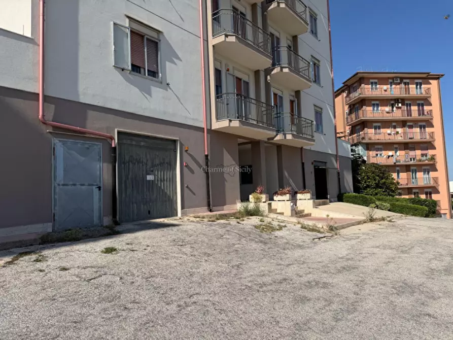Immagine 28 di Appartamento in vendita  in Via Margherita Margani Nicosia a Ragusa