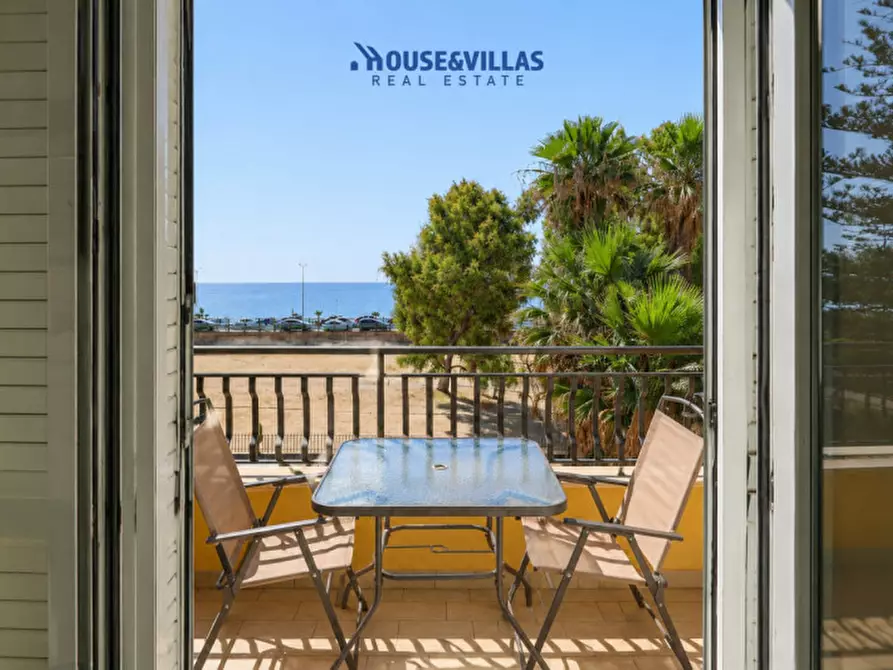 Immagine 1 di Appartamento in vendita  in lido di noto a Noto