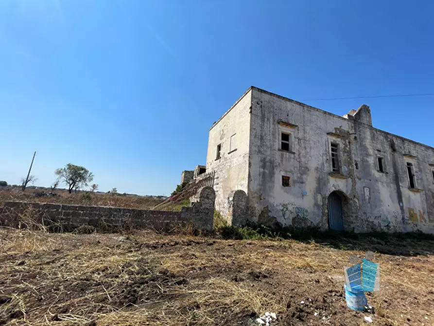 Immagine 1 di Palazzo in vendita  a Copertino