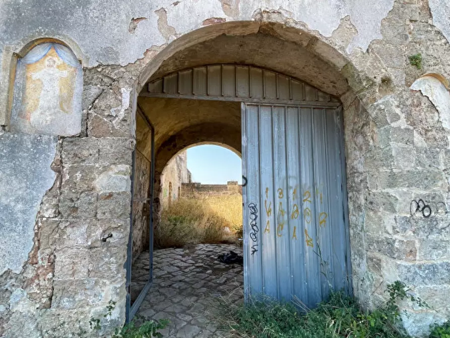 Immagine 5 di Palazzo in vendita  a Copertino