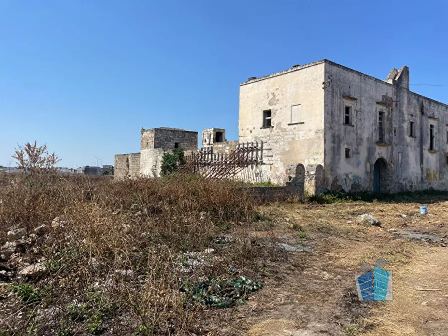 Immagine 14 di Palazzo in vendita  a Copertino