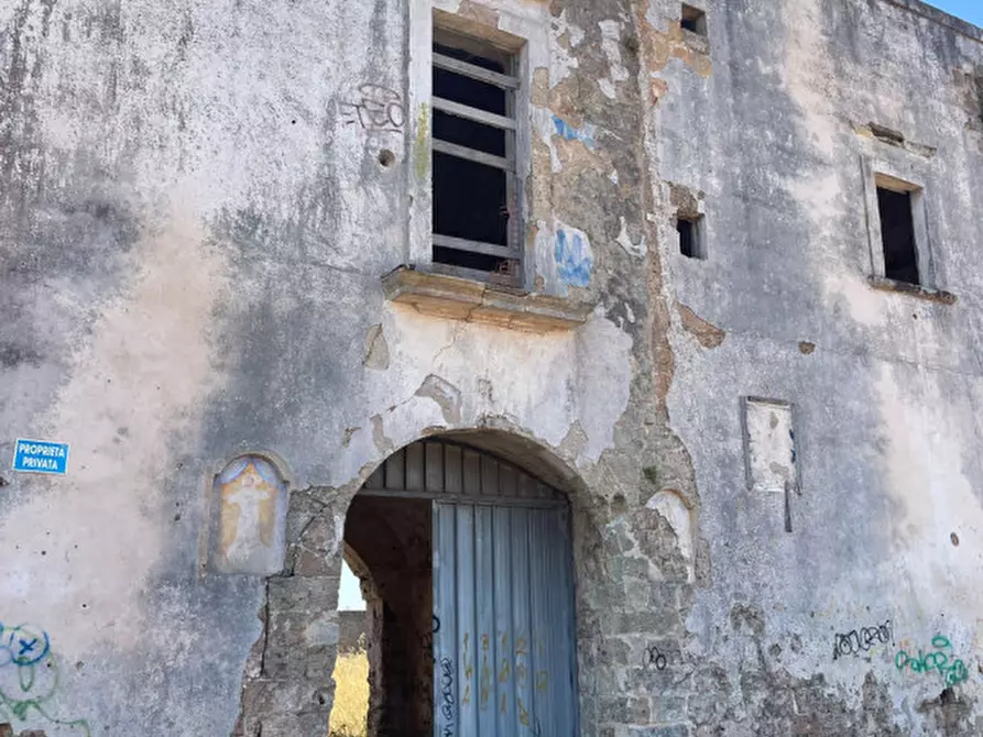 Immagine 15 di Palazzo in vendita  a Copertino