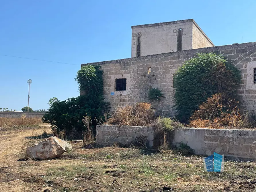 Immagine 17 di Palazzo in vendita  a Copertino