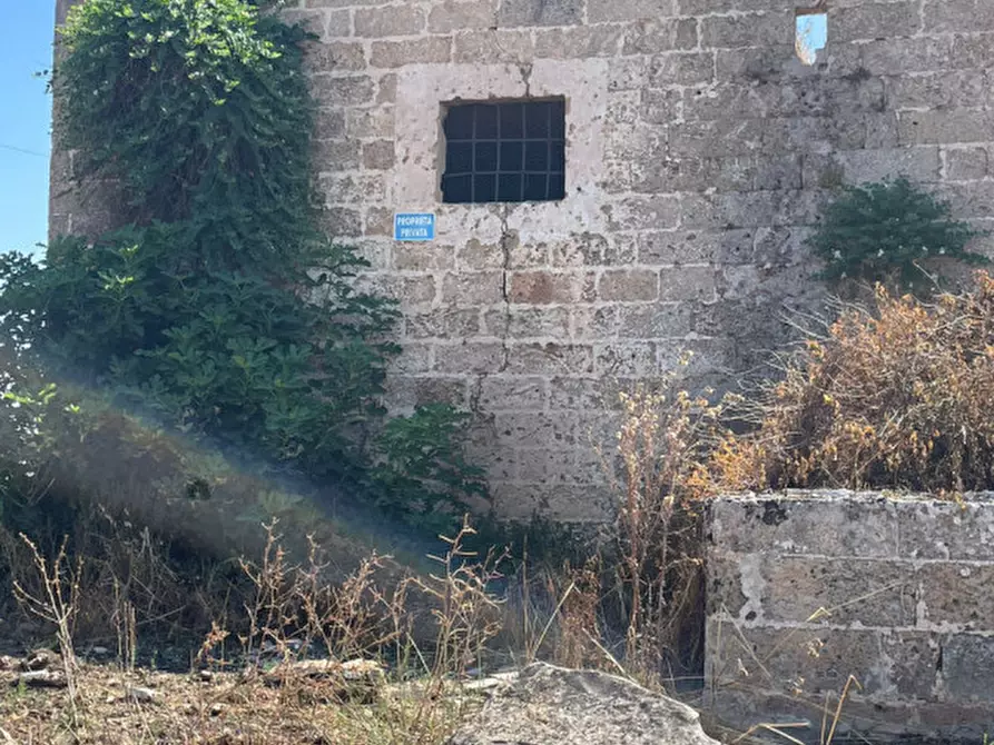 Immagine 18 di Palazzo in vendita  a Copertino