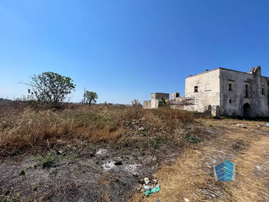 Immagine 21 di Palazzo in vendita  a Copertino
