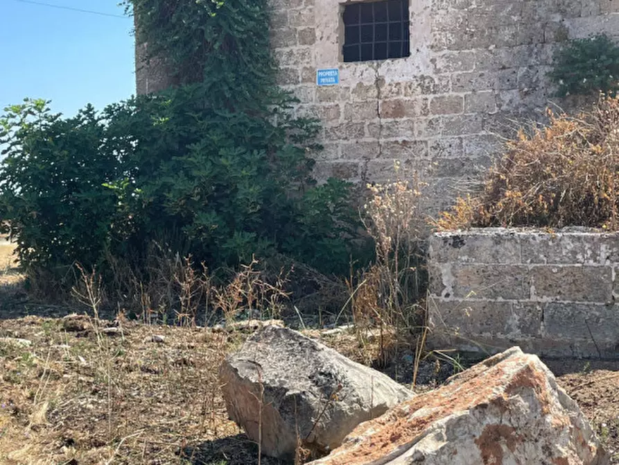 Immagine 22 di Palazzo in vendita  a Copertino