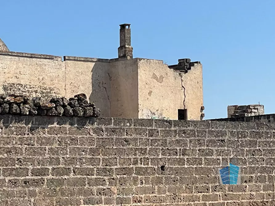 Immagine 26 di Palazzo in vendita  a Copertino