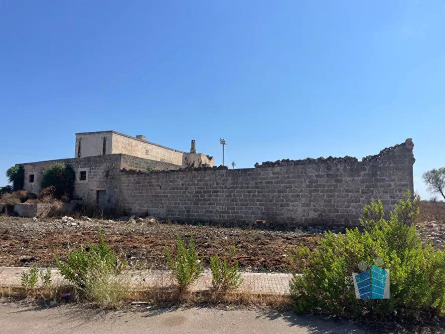 Immagine 30 di Palazzo in vendita  a Copertino