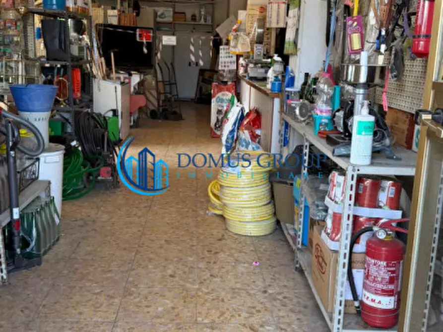 Immagine 1 di Attività commerciale in vendita  in via Forno Saraceno a Roma