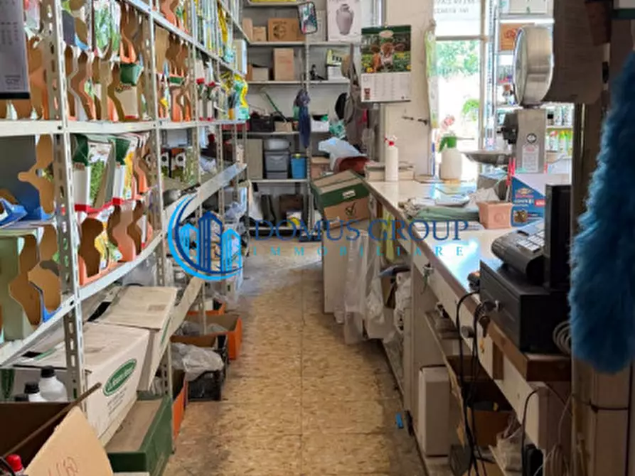 Immagine 4 di Attività commerciale in vendita  in via Forno Saraceno a Roma