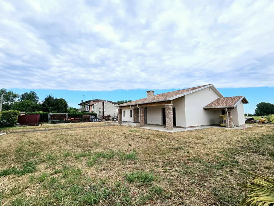 Immagine 7 di Casa indipendente in vendita  in VIA DOSSI a Borgo Veneto